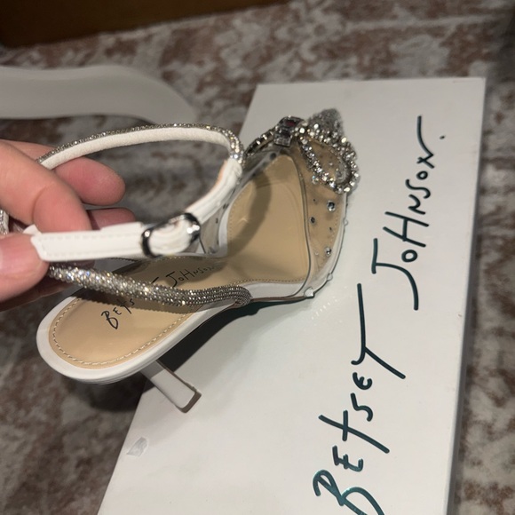 Betsey Johnson Cinderella Shoes! - Picture 6 of 12